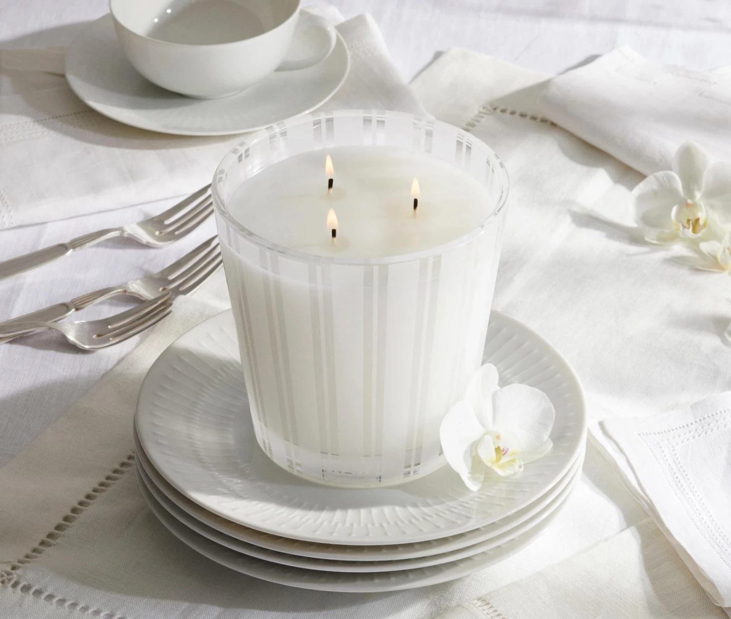 Linen 3-Wick Candle 4 Linen 3-Wick Candle - Image 2